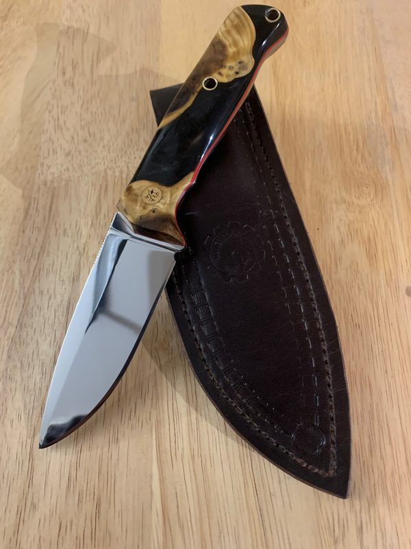 RRK-01-007, mirror-polished blade with two-tone Russian olive burl scales, on a dark leather sheath